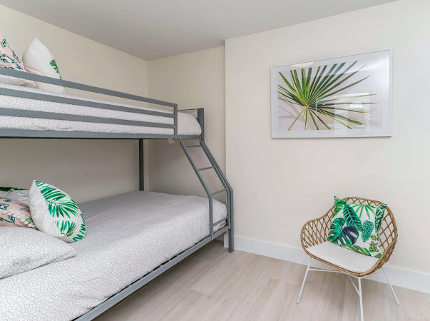 Luxury Oceanview Condo – Collins Ave #432